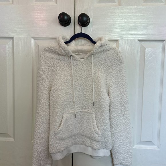 Sweaters - Cream fuzzy soft hoodie